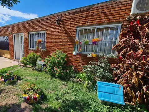 OPORTUNIDAD CONTADO | Casa Moderna 3 Dorm. con Gran Jardín