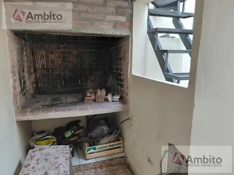 Casa 6 ambientes con 2 baños
