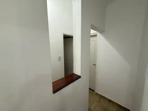 Casa 8 ambientes con 2 baños