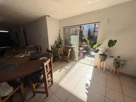 Venta casa barrio Constituyentes, cochera y patio