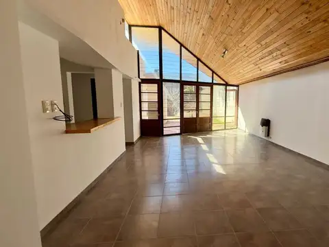 CASA EN VENTA 3 DORMITORIOS Y COCHERA ARROYO SECO