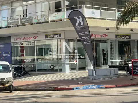 En venta Local de 430m2 en Torre Gorlero