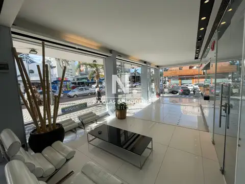 Local en Venta en Península, USD 1.300.000
