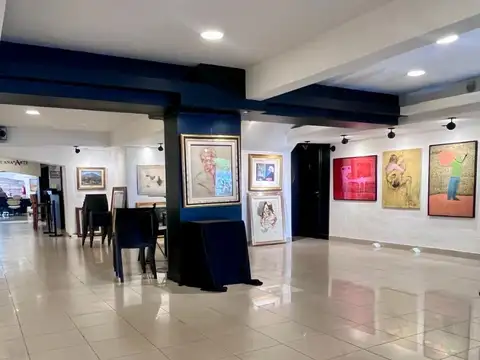 EXCELNTE LOCAL CON COCHERAS Y BAULERAS PRÓXIMO ESTACIÓN