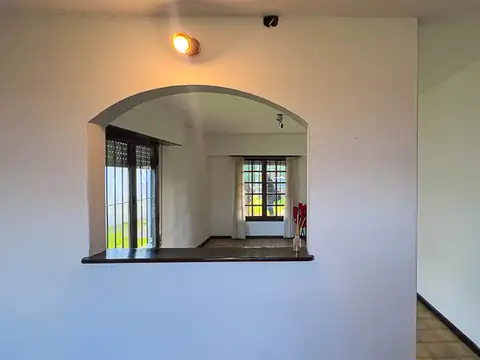 Casa 3 ambientes con 1 baño