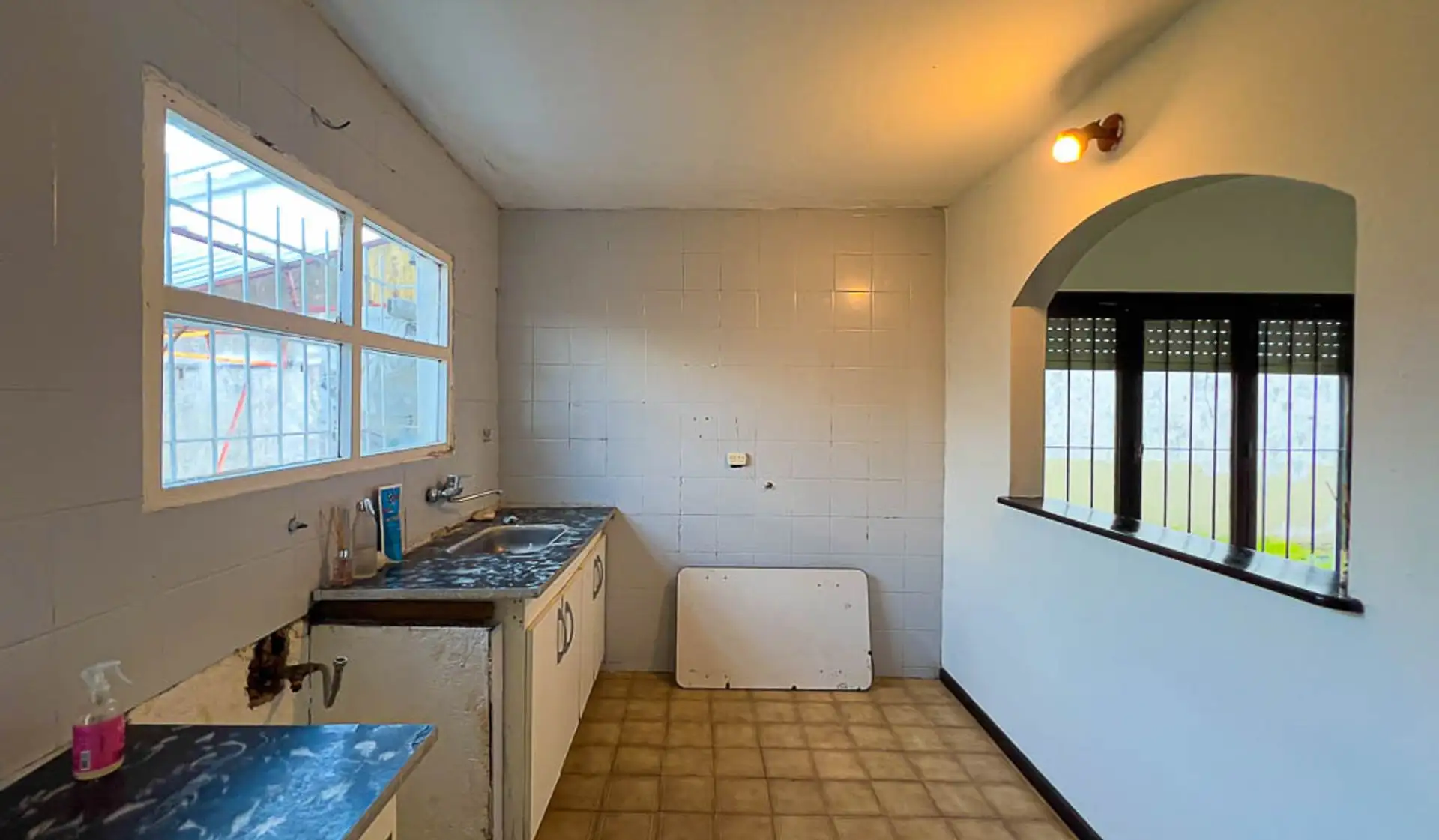 VENTA CASA 3 AMBIENTES CON PARQUE