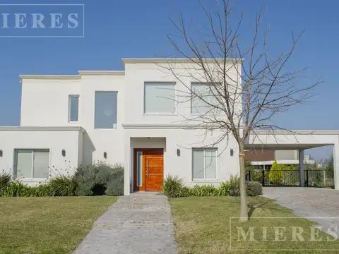 Casa en venta sobre lote interno Barrio Molino Norte en Haras Santa Maria, Loma Verde