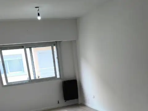 Departamento en Alquiler en Moron, $ 450.000