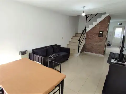 SANTA CRUZ 1332. Entre Emilio zola y Latorre