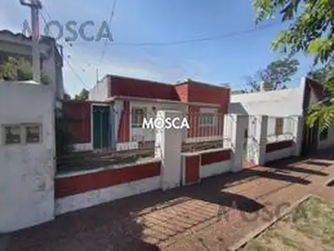 VENDO CASA MORENO CENTRO PERMUTO DEPARTAMENTO