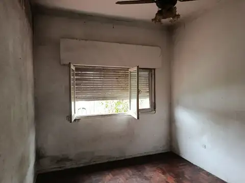 Casa en Venta en Castelar Sur, USD 68.000