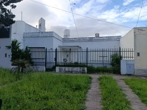 Casa Americana 3 Ambientes PARA RECICLAR - Castelar Sur