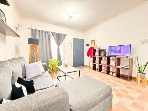 Aquino 700