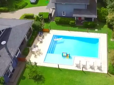 Casa 5 suites, piscina y depto. de huéspedes en Country El Paraíso, Guernica