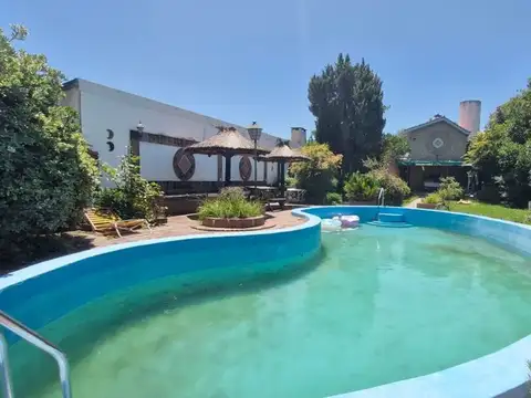 CASA DE 3 DORMITORIOS Y PILETA EN PLAYAS DE ORO