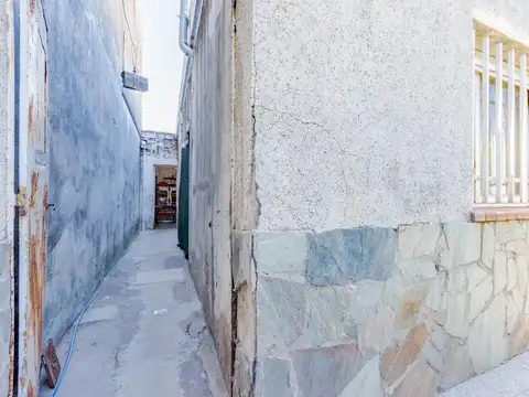 VENTA/PERMUTA - Casa 2 dormitorios con patio - La Florida, Rosario.