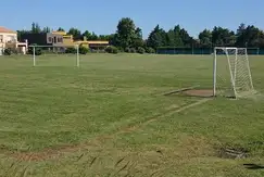 Actividades deportivas futbol, tenis en el Barrio cerrado, Ayres Plaza