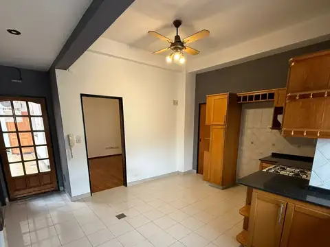 Depto Tipo Casa en Alquiler de 4 ambientes