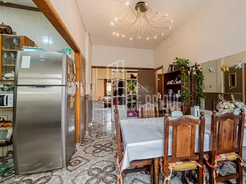 Depto Tipo Casa en Venta 50 años