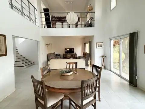 Venta casa 4 ambientes en Fincas de San Vicente Chacras