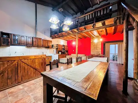 Casa en Venta con 2 cocheras