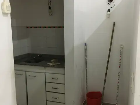 Local en Alquiler en Balvanera, $ 700.000