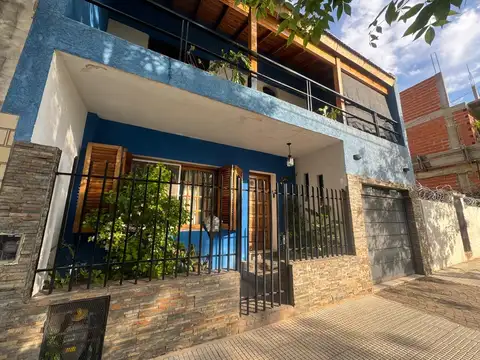 VENTA CASA 4 AMBIENTES C COCHERA. ZELARRAYAN 4900, VILLA LUGANO. CABA