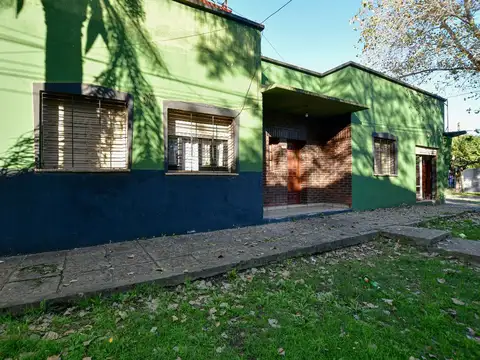 Salvador Sallares esquina 217 900