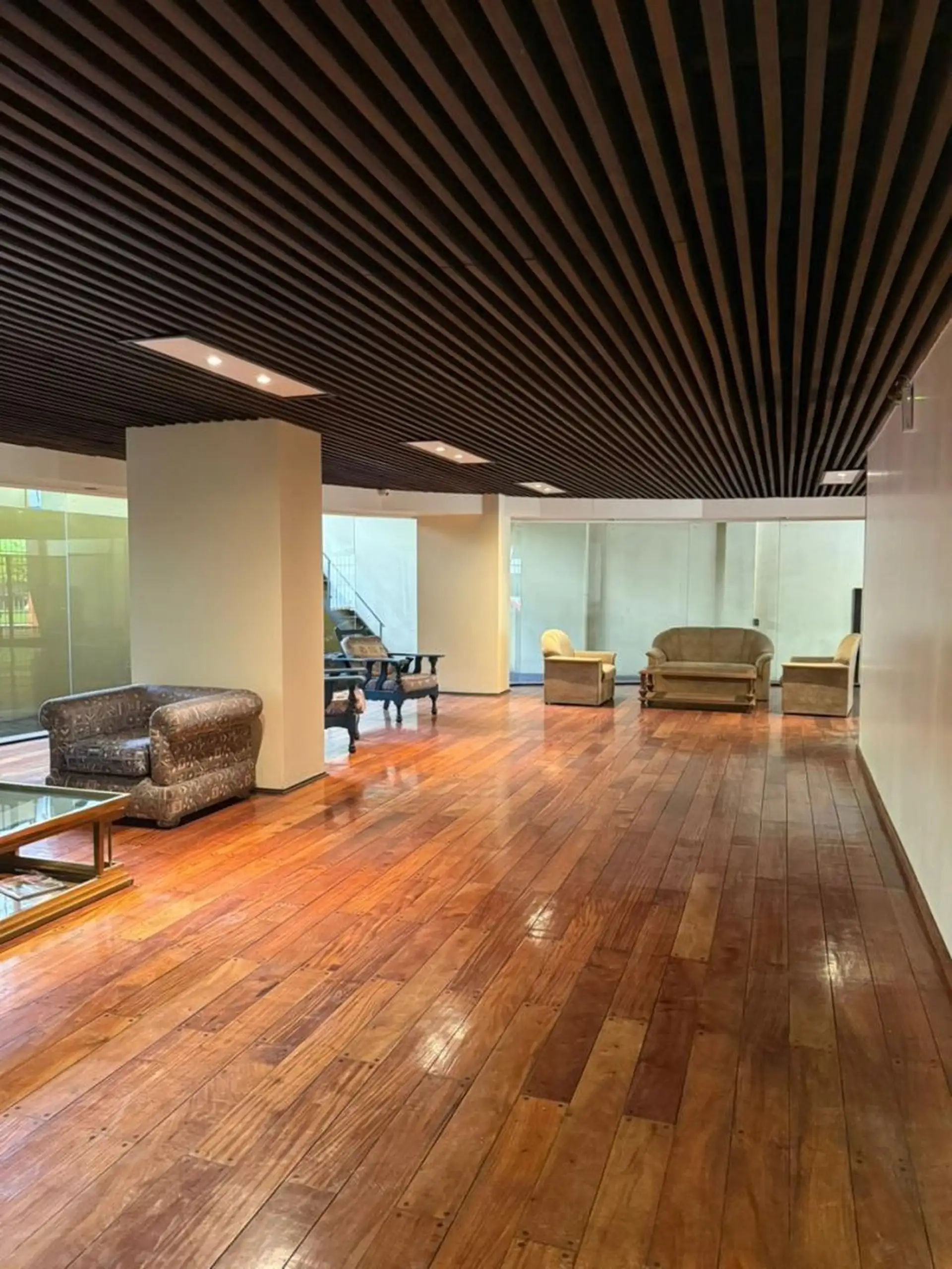 Venta de Departamento Semi Piso 4 Ambientes Con Cochera en La Perla
