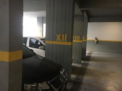 Cochera en Monserrat