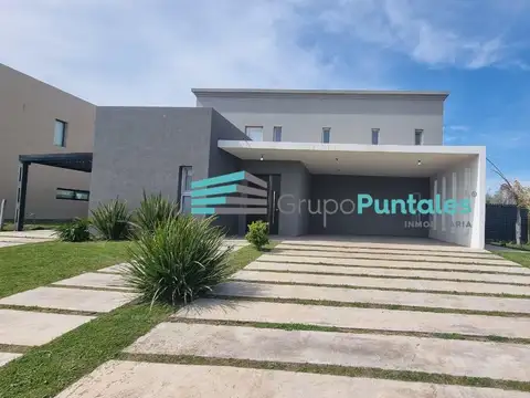 Excelente Casa en Barrio Lagos de Canning con 4 dormitorios y gran piscina sobre lote de 1018 m2