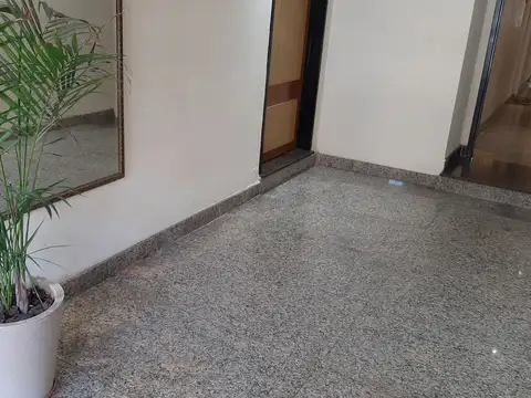 DOS AMBIENTES EXCELENTE UBICACION