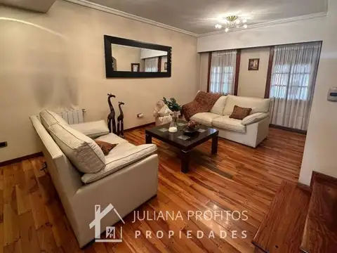 Depto Tipo Casa en Venta de 5 ambientes