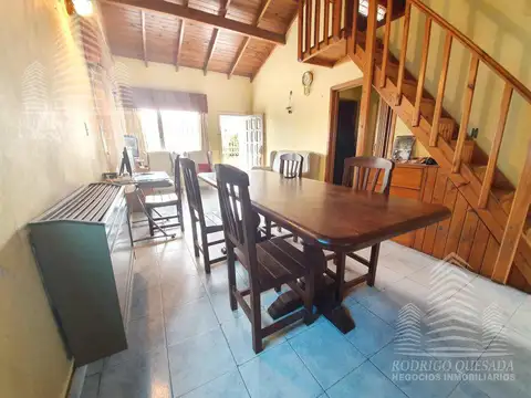 Casa 4 ambientes con 2 baños