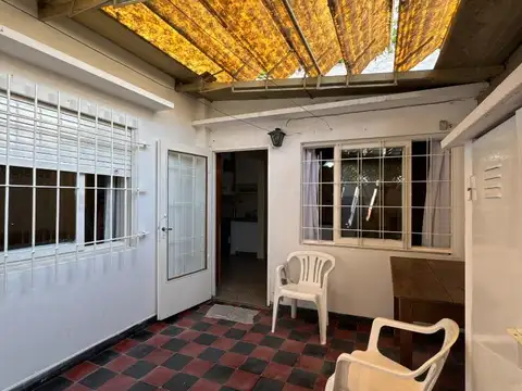 Depto Tipo Casa en Alquiler con 1 cocheras
