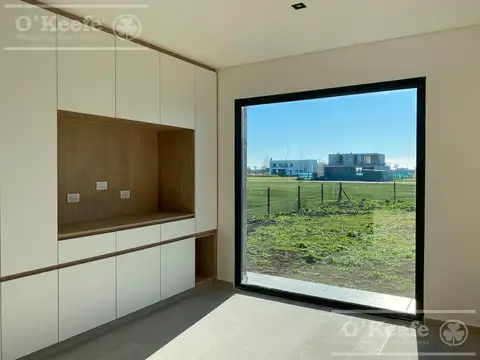 Casa en Venta con 6 cocheras
