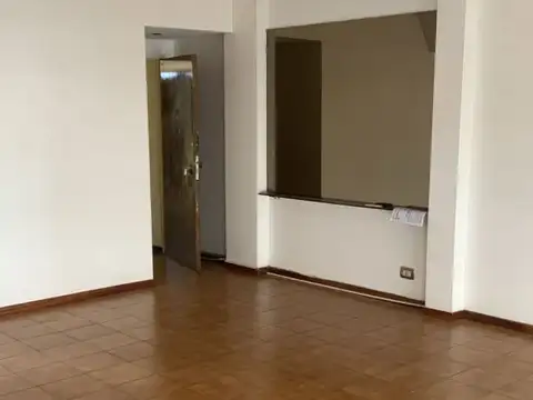 Venta de Dpto 3 ambientes en excelente zona y con cochera en Lanús!