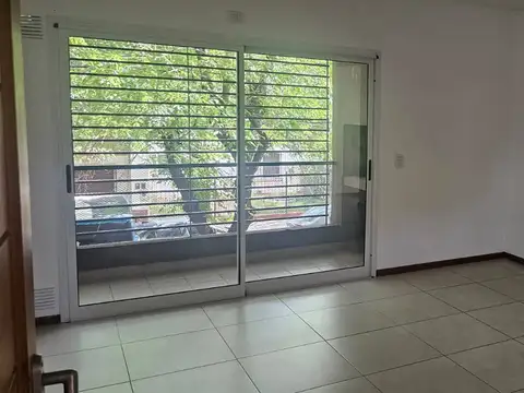 Departamento en Alquiler en Banfield, $ 500.000