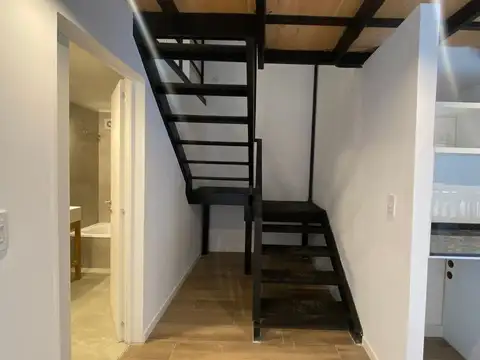 Departamento duplex en venta en La Boca con patio