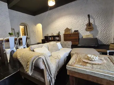 Casa 12 ambientes con 4 baños