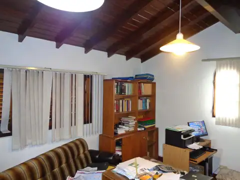 VENTA CASA 5 AMBIENTES EN CARAPACHAY