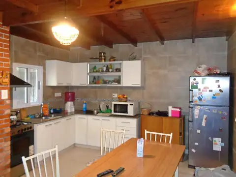 Casa 5 ambientes con 2 baños