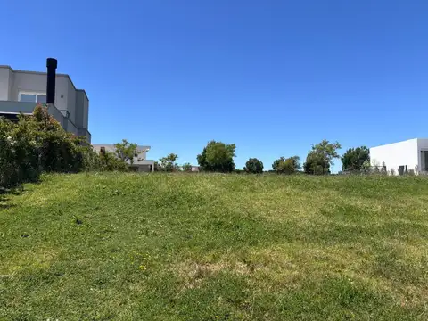 Terreno en Venta 15  mts Fondo