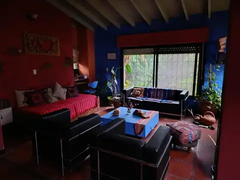 A tres cuadras de panamericana ramal Pilar