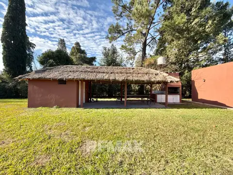VENTA CASA 4 AMB PARQUE EXALTACION DE LA CRUZ