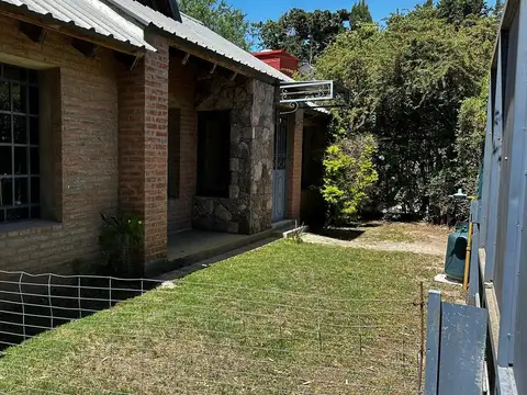 VENTA CASA MENDIOLAZA 4 DORM 3 BAÑOS PILETA 