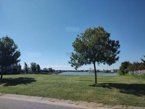 Terreno en Venta de 913,0 m2
