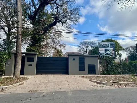 VENTA DE CASA EN BARRIO CERRADO CON PORTÓN EN BELLA VISTA