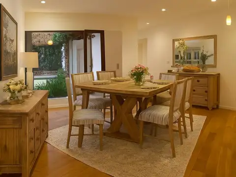 Casa en Venta con 2 cocheras
