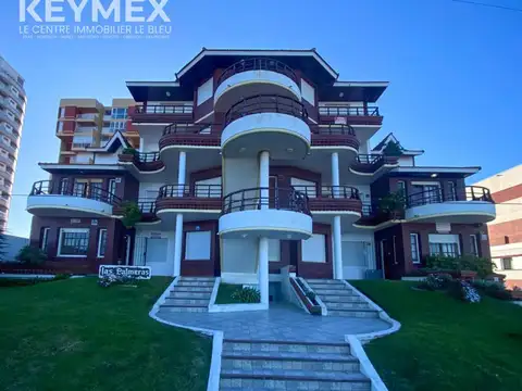 Triplex frente al mar en zona centro de Gesell